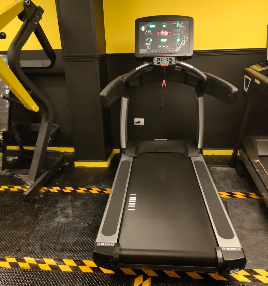 مشايه لايف فيتنس 2موتور وزن مفتوح